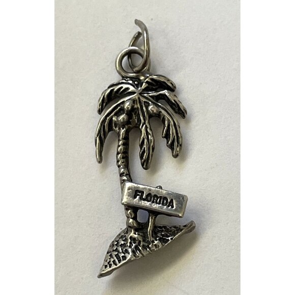 Vintage Sterling Silver Florida Souvenir Coconut Palm Tree Charm or Pendant Sign - Picture 4 of 6